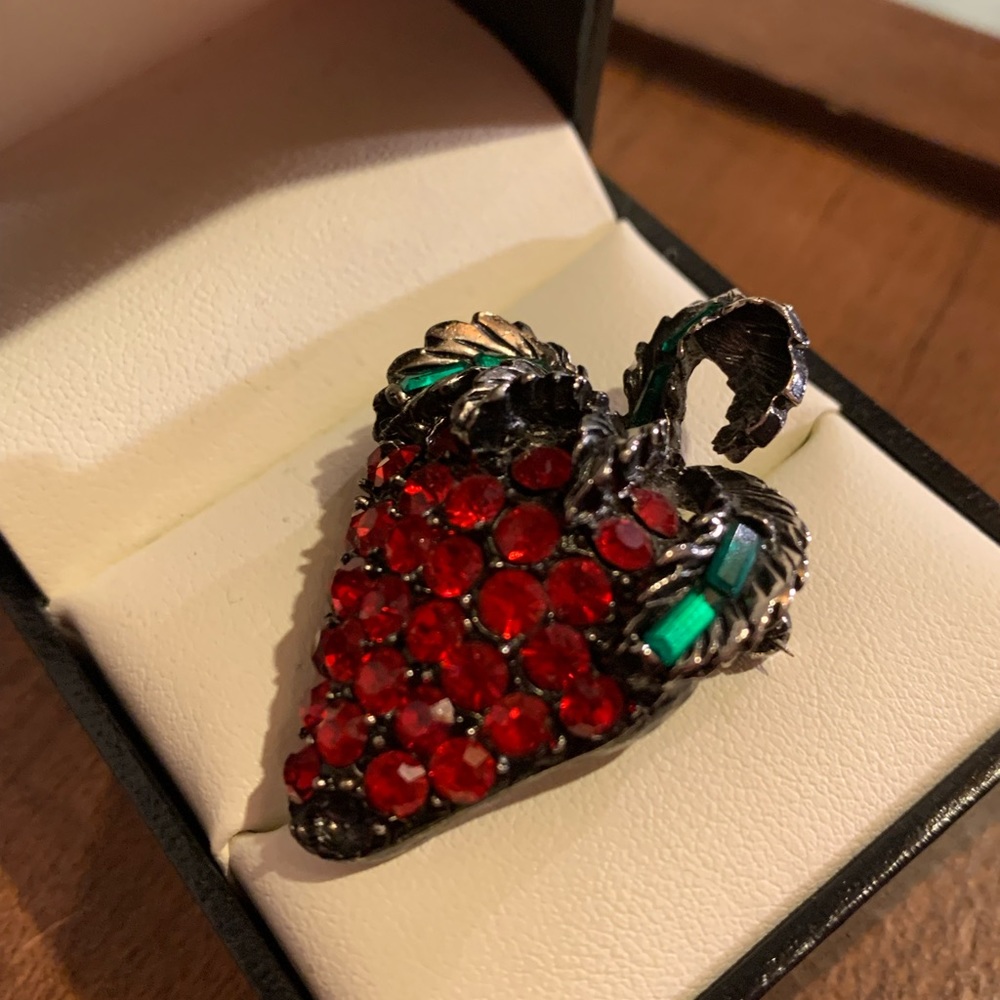 Vintage, Pell strawberry brooch - Picture 3 of 3